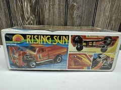 Vintage 1980 MPC Rising Sun Datsun Custom Mini Pickup 1/25 Scale Model Kit
