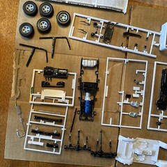 Revell JEEP WRANGLER RUBICON 1:25 Scale Plastic Model Kit 85-4501 Used Started