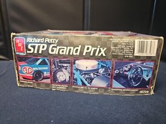 AMT 6728 1/25 43 STP Pontiac Grand Prix Richard Petty NASCAR Model NEW Open Box