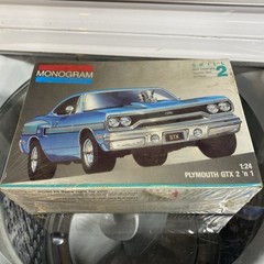 Monogram Plymouth GTX 2 ‘n 1 Model Kit 2730 *Sealed* 1:24 Scale