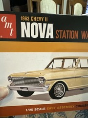 1963 Chevy II Nova Station Wagon 1/25 Scale Model Kit AMT Craftsman Plus Series