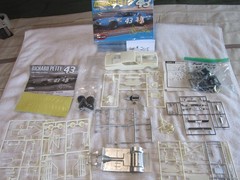 POLAR LIGHTS RICHARD PETTY FORD TALLADEGA 1/25 JUNKYARD MODEL KIT LOT #205