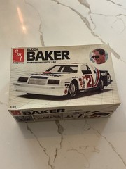 1983 NASCAR Buddy Baker Ford Thunderbird 1:25 Model Kit Factory Sealed (AMT)