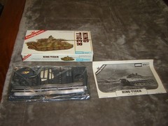 Aurora ESCI 6201 Model kit KING TIGER Box Opened 1/72 Kit Factory Sealed 1977