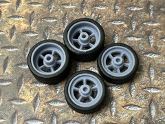 1/24 Scale: 21/20 Inch “Billet Dominator” Wheels With Wide Rear Street Tires