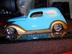 Lindberg 1:25 ’38 Custom Ford Van/Delivery Beautiful Built Old Model Car. !!