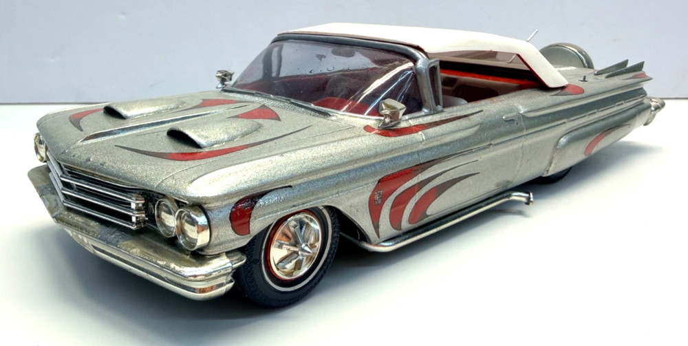 AMT 1:25 1960 Pontiac Bonneville Convertible Klaver Collection Built Model