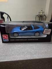 AMT ERTL 1998 Chevrolet Corvette Convertible Blue New In Box