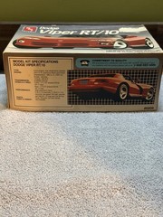 AMT Ertl Dodge Viper RT/10 1:25 Model Kit 6808 Open Box Complete 1992
