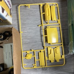 Revell Porsche 914 Yellow 1:25 Plastic Car Model Kit H-1317 1971