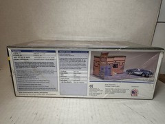 Revell Highway Scenes 1960 Corvette 1:25 Model Kit #85-7802 1997 NEW SEALED