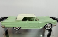 VINTAGE AMT 1958 FORD THUNDERBIRD GREEN DEALER PROMO MODEL TOY 1/25