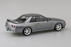 Aoshima 1/32 NISSAN SKYLINE R32 GTR W/ Custom Wheels Snap Model Kit -SILVER-