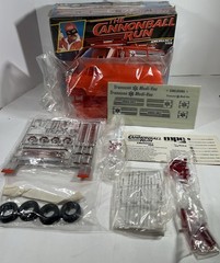 VINTAGE 1981-THE CANNONBALL RUN EMERGENCY VAN-Factory Sealed Parts Bag/Model Car