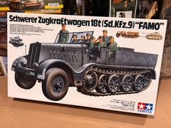 Tamiya 35239 1/35 Schwerer Zugkraftwagen 18t Sd.Kfz.9 FAMO Model Kit