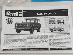 Revell Ford Bronco 1/25 Scale Plastic Model Car Kit 85-4320