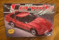 MPC 1985 Chevrolet Corvette 1:25 Scale Model #1-3727 Bag Sealed Open Box