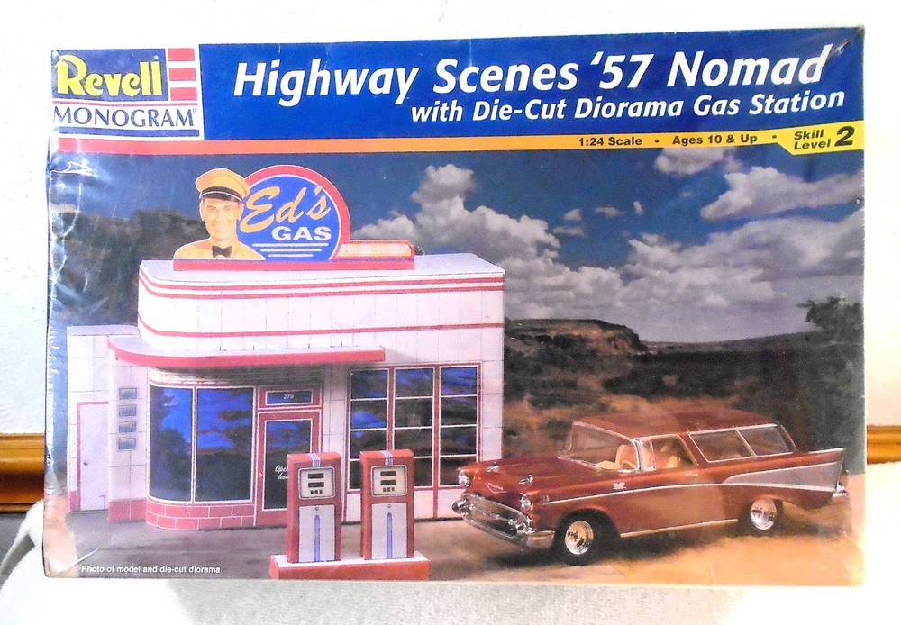 57 Nomad 1/24 Highway Scenes Model Car Kit Gas Station Revell Monogram 1997 NOS