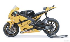 Platz Beemax 13002 1/12 Scale Model Kit Tech3 Team Yamaha YZR-M1 2007 #6/#50