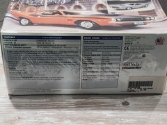 ’70 Dodge Challenger (2’n1) Revell 1:25 Model Kit #85-2596 (NEW)