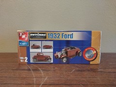 AMT ERTL 1932 Ford Car Buyer’s Choice Switchers 1/25 Model Kit 38017, New Sealed