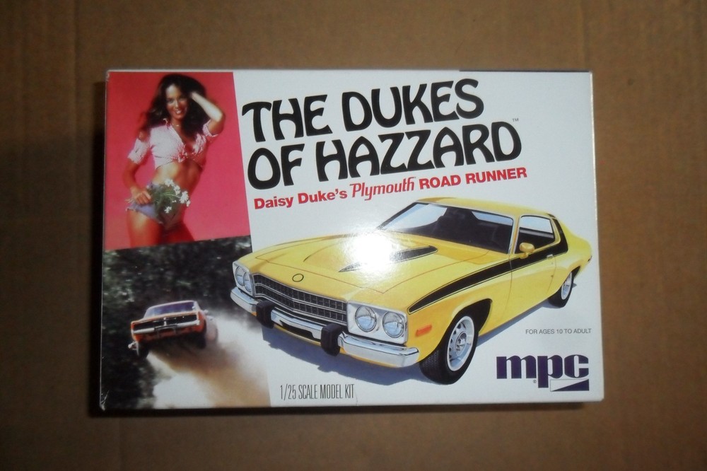 MPC The Dukes Of Hazzard DAISY DUKE’S PLYMOUTH ROAD RUNNER 1/25 Model open box