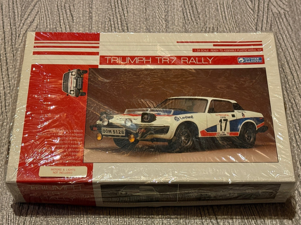 New Rare Gunze Sangyo Triumph TR7 Rally 1:24 plastic model kit G-136:600