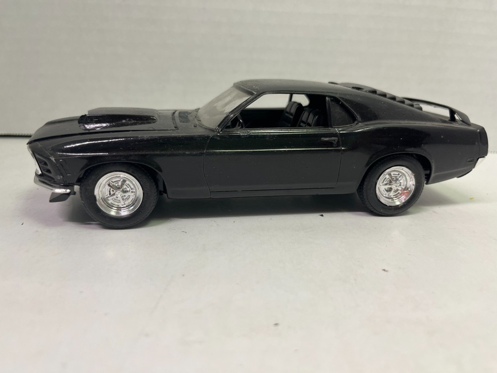 1/25-1/24 1969 FORD MUSTANG BOSS BLACK BUILT PARTS MODEL CAR KIT