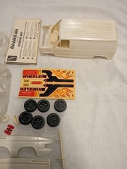 AMT Ford Custom Six-Wheel Van w/ Trail Bike 1:25 Unassembled Plastic Model Kit