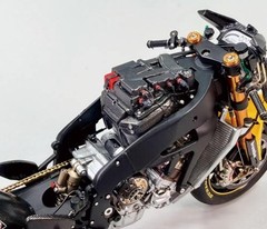 BEEMAX BX13002 1/12 Yamaha YZR-M1 ’07 Tech 3 Motorcycle Model Kit
