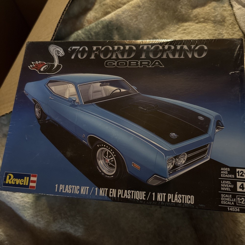 Revell 1:25 Scale 1970 Ford Torino Cobra Plastic Model Kit 14534