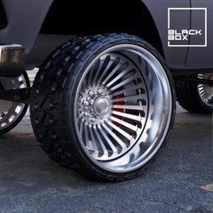 1:25-1:24 Scale Resin JJ Offroad Style Rims and Tires With Brakes-Unpainted