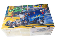 Revell Tom Daniel Paddy Wagon 1:24 with 2 painted Figures Limited Edition sealed