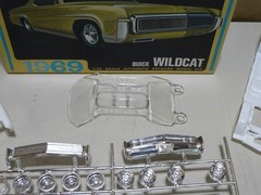 Vintage AMT 1969 Buick Wildcat 1/25 Model Kit Y916-200 New Open Box Parts