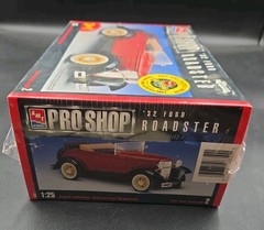 AMT ERTL 1/25 ’32 Ford Roadster Proshop 3 In 1 Kit #8351 New Factory Sealed ++