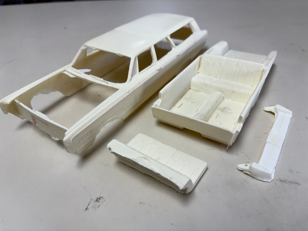 Vics Resins 66 Mercury wagon 1/25 resin body