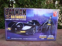 DC Comics Batman Batmobile Car w/Figure Model Car Kit- 1/25 scale AMT (2022) NEW