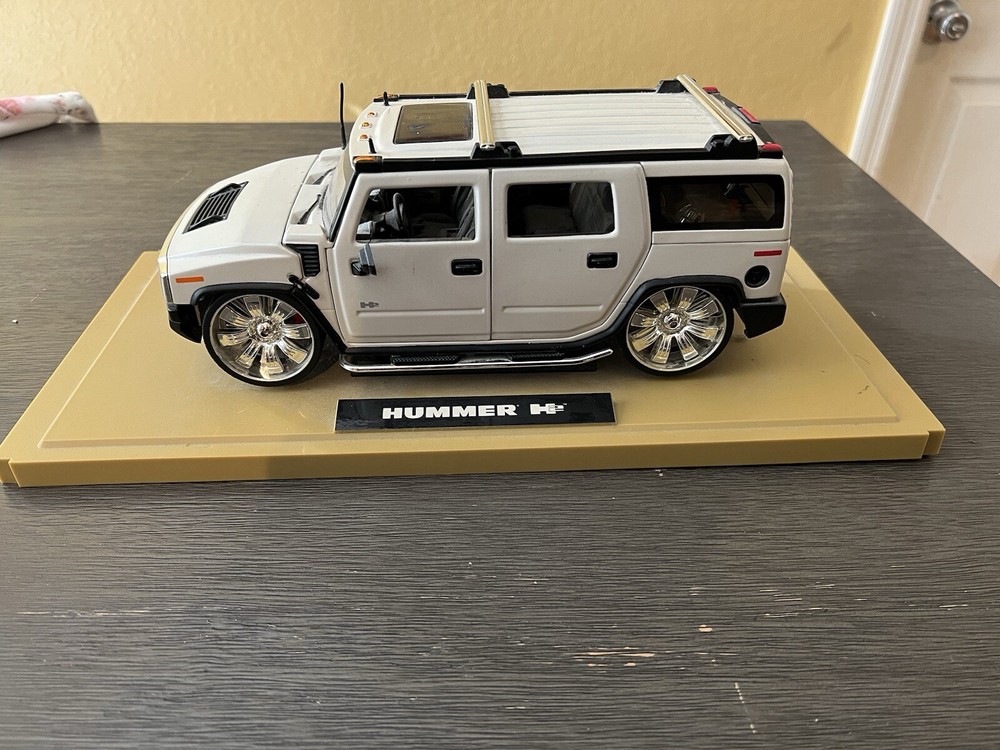 Vintage Hummer H2 Model Kit (diecast)