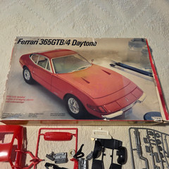 Testors Italeri Plastic Model FERRARI 365GTB/4 Daytona V 12 1/24 # 233 FOR PARTS