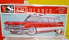 AMT 1959 Cadillac Ambulance w/Gurney 1/25 AMT1395 Plastics Car/Truck 1/24-1/25