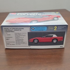Chevrolet Corvette Convertible AMT/Ertl 1:25 Opened and started not assembled