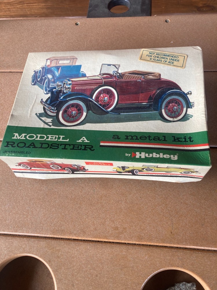 VINTAGE Hubley MODEL A ROADSTER METAL KIT 850k-300