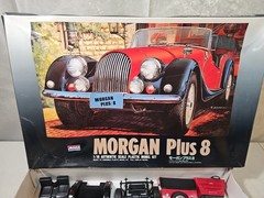 RARE ARII Morgan Plus 8. 1/16 scale plastic model Kit COMPLETE IN BOX