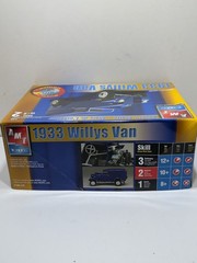 ✨VINTAGE✨ 1933 Willys Van – 1:25 Scale Model Kit – AMT/ERTL Item #31566