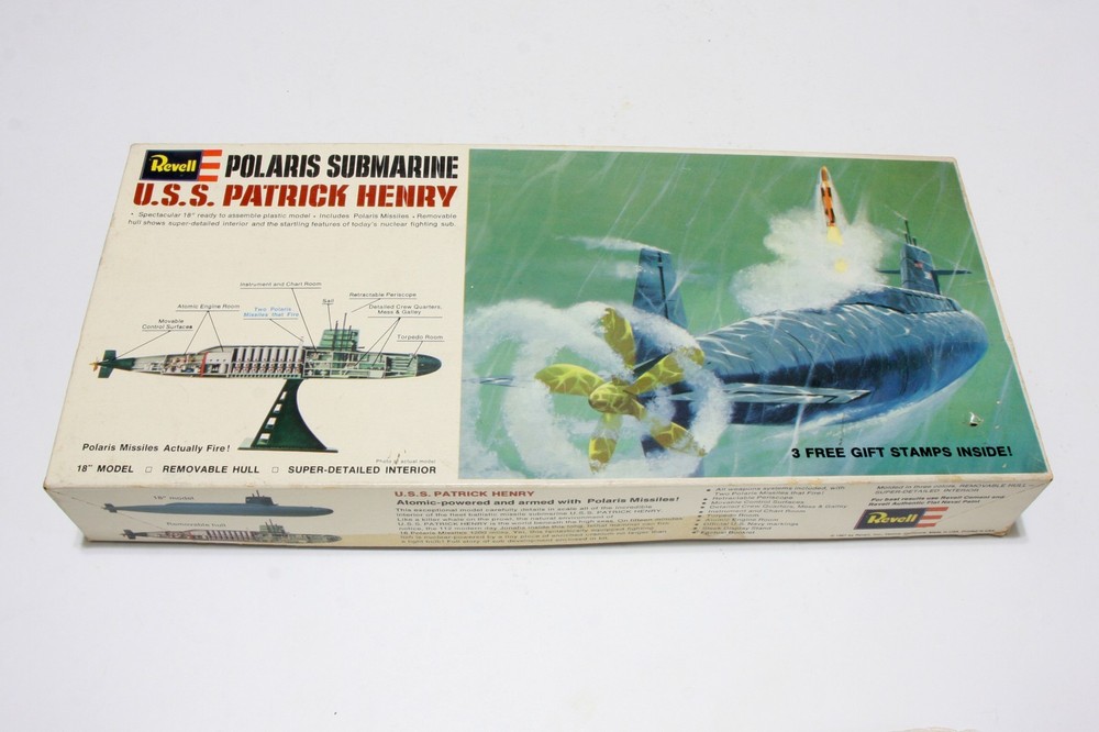 Polaris Submarine Model Kit U.S.S. Patrick Henry 1967 Revell 18″ Pre-Owned Vtg.