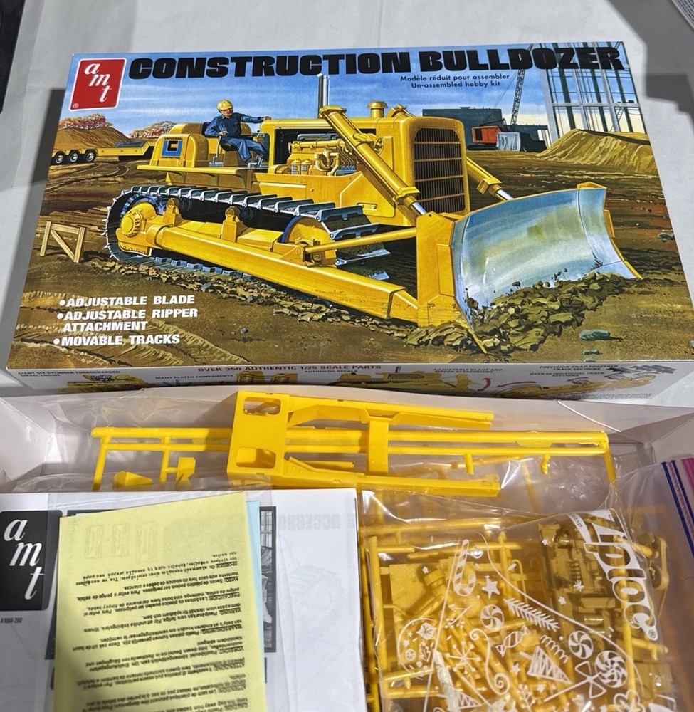AMT Construction Bulldozer Model Kit 1/25 Scale AMT1086/06 2021