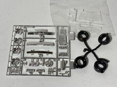 Monogram 2204 6391 1/24 1982 Mountain Dew Buick Regal Waltrip NASCAR Model Kit