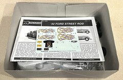 🏁 Monogram ’32 Ford Street Rod Model Sealed Cruiser Roadster Deuce Hot Rod 🏁