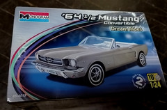 1964 1/2 MUSTANG CONVERTIBLE DREAM RIDES 1:24 Scale MODEL Car KIT MONOGRAM NeW