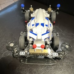 Tamiya Mini 4WD Ready-to-Go Pre-Built Model Car White/Blue/Black/Red